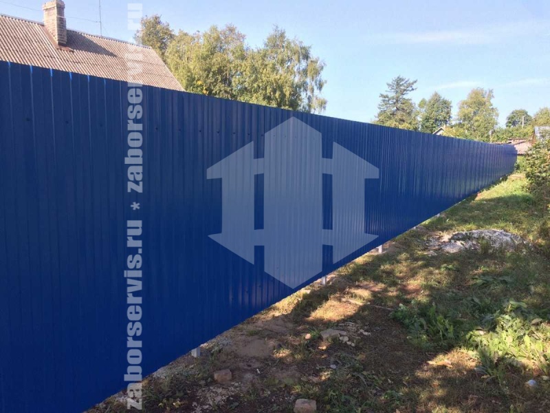 Забор из профнастила с утрамбовкой щебнем 65 метров