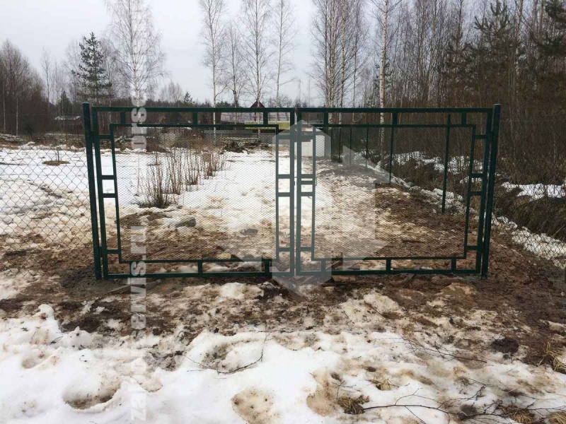 Забор из сетки рабицы в натяг с протяжкой арматуры 12 соток