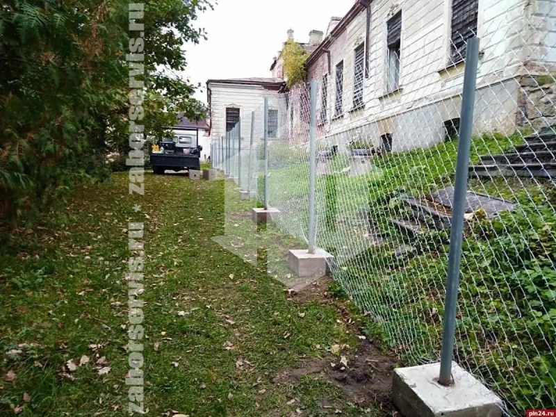 Забор оцинкованный из сетки рабицы 55 метров