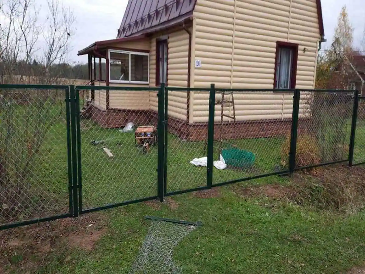 Забор из сетки рабицы секциями 57 метров