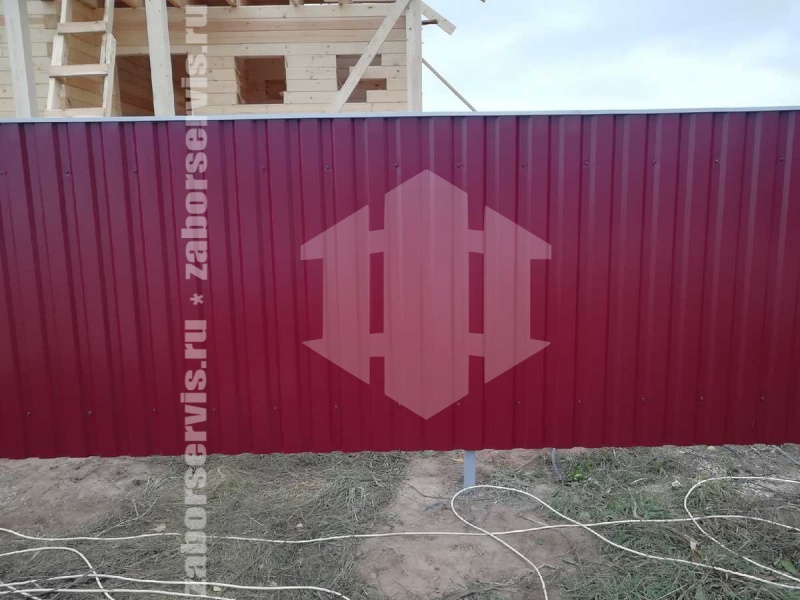 Забор из профнастила с бетонированием столбов 45 метров