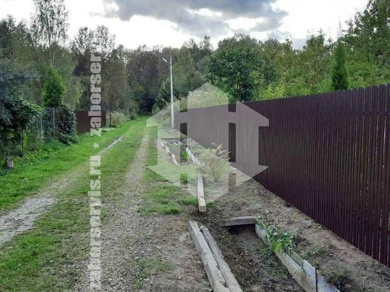 Забор из металлического штакетника с воротами 84 метра