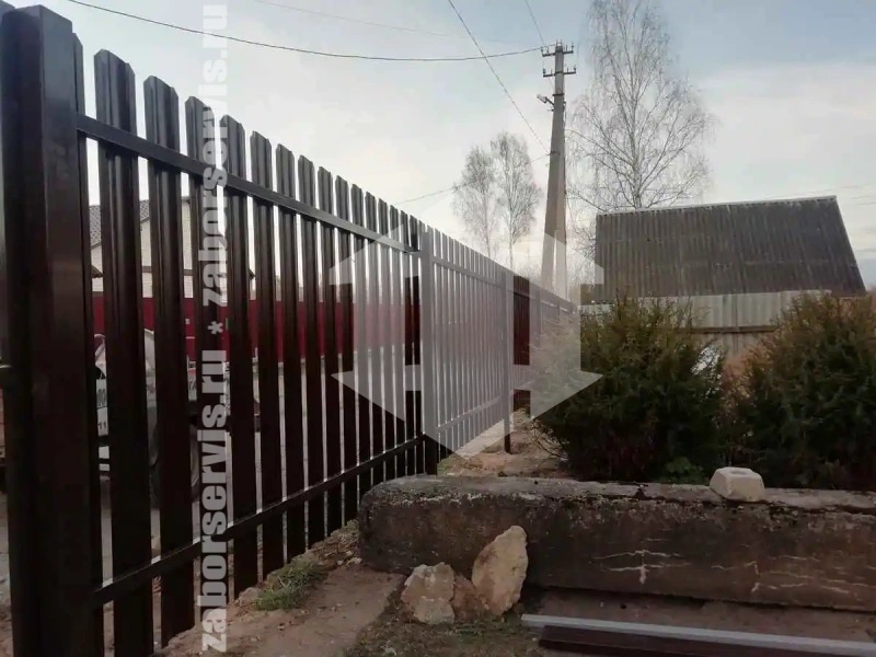 Забор из металлического штакетника 120 метров