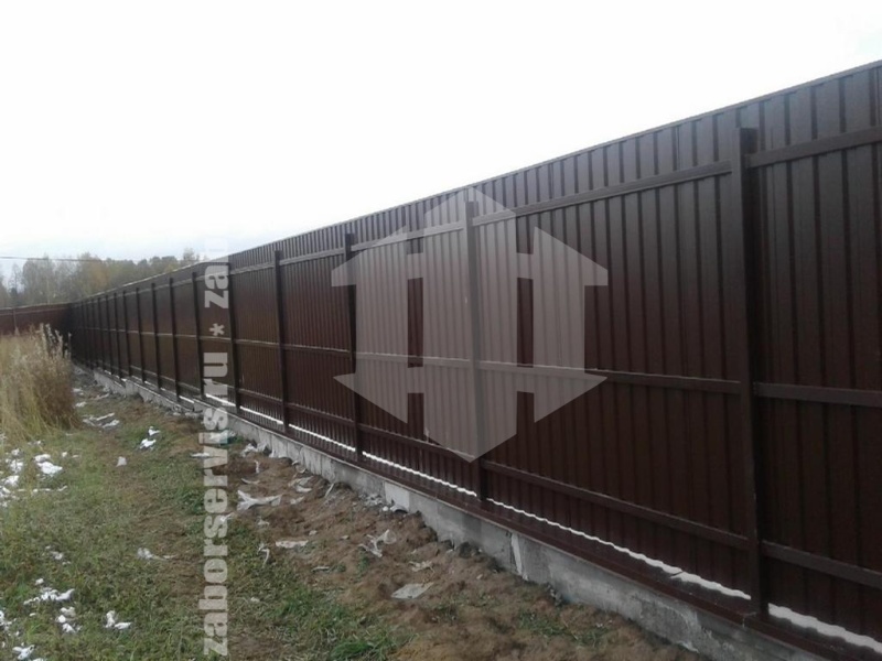 Забор из профнастила на ленточном фундаменте 47 метров