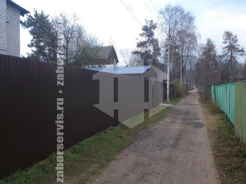 Забор из профнастила с утрамбовкой щебнем 105 метров