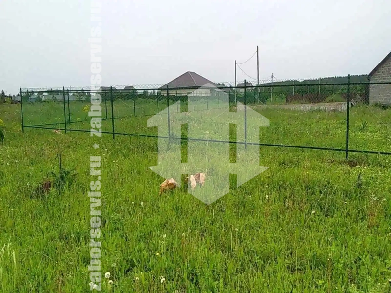 Забор из сетки рабицы на профильном каркасе 69 метров