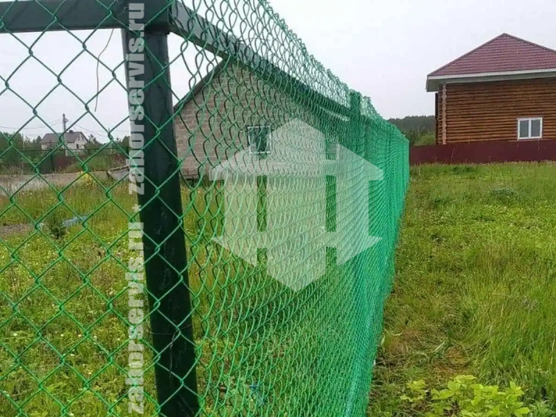 Забор из сетки рабицы на профильном каркасе 69 метров