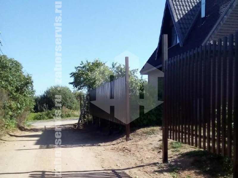 Забор из евроштакетника с утрамбовкой щебнем 36 метров